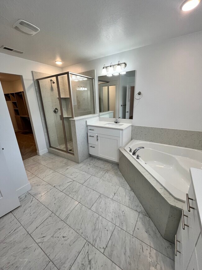 Building Photo - HV 109