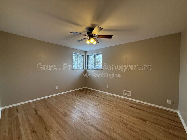 Building Photo - 3055 Carson St