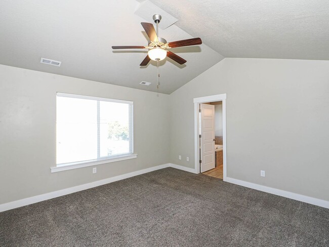Building Photo - 4-bedroom, 2.5 bathroom Home