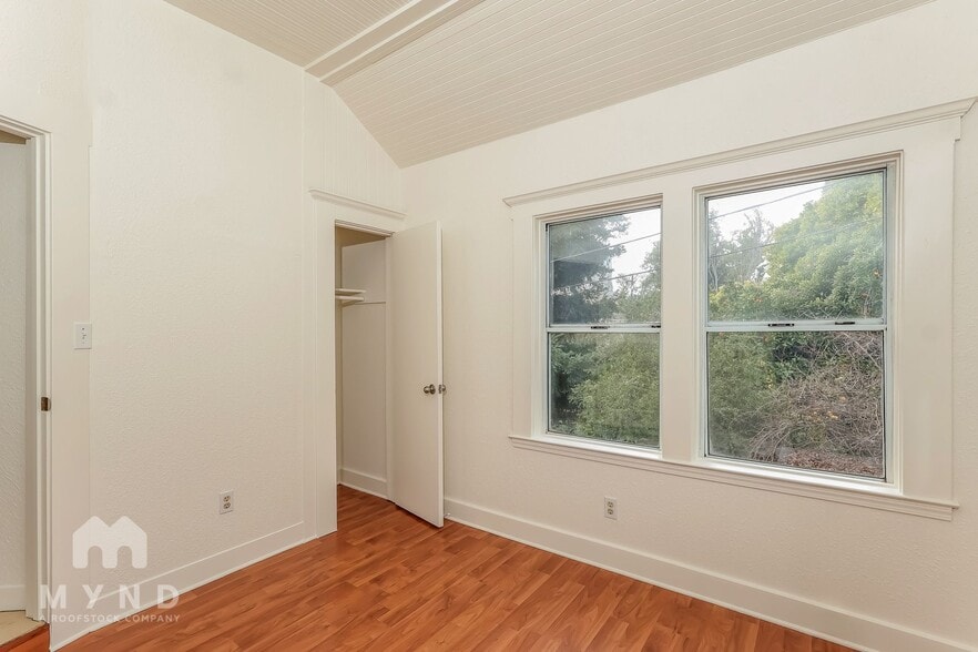 Building Photo - 612 1/2 15th St