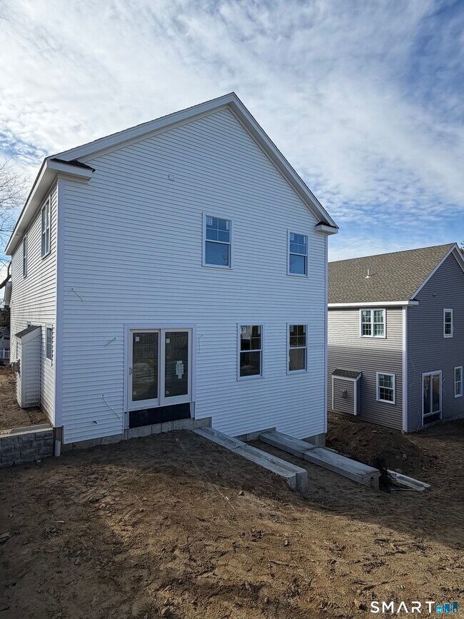 Building Photo - 108 New England Ave