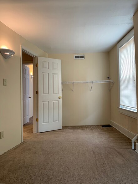 Building Photo - 2437 Ohio Ave