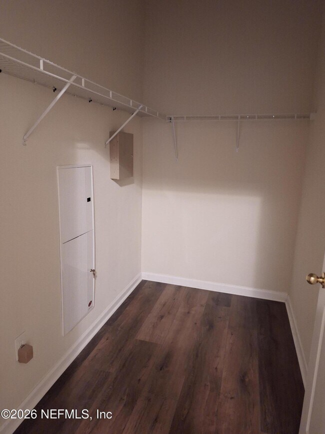 Building Photo - 7032 Deer Lodge Cir