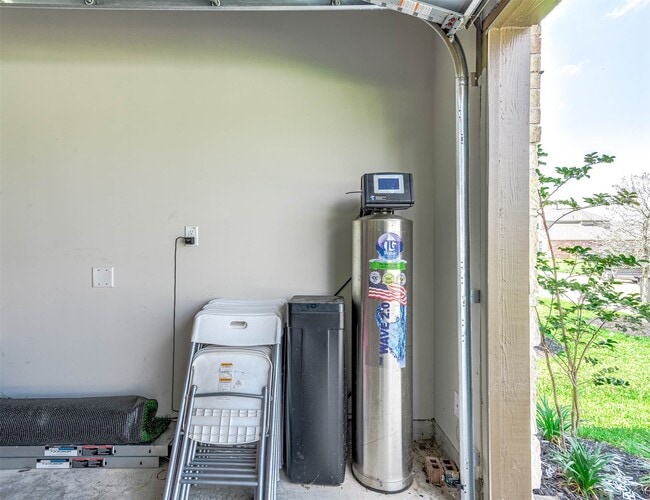 Building Photo - 5311 Acapulco Mist Dr