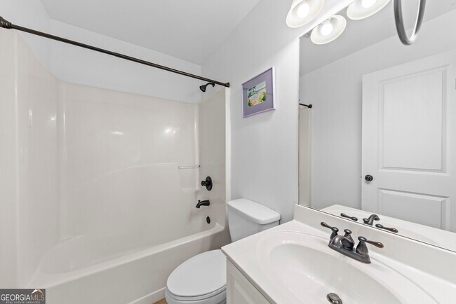 Building Photo - 135 Idlewilde Dr