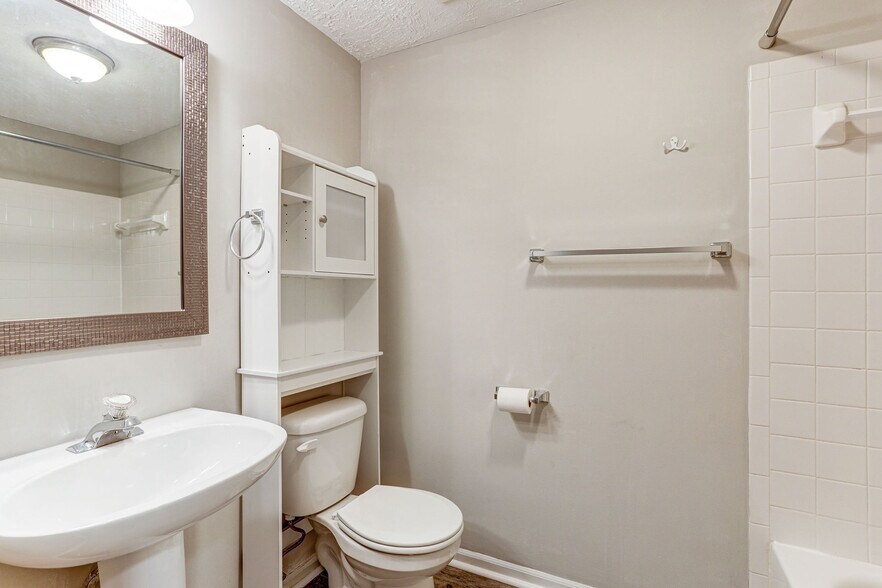 Building Photo - 624 Jupiter Hills Court