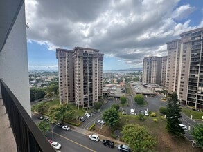 Building Photo - 1 bedroom, 1 bath near Pearlridge Shopping...