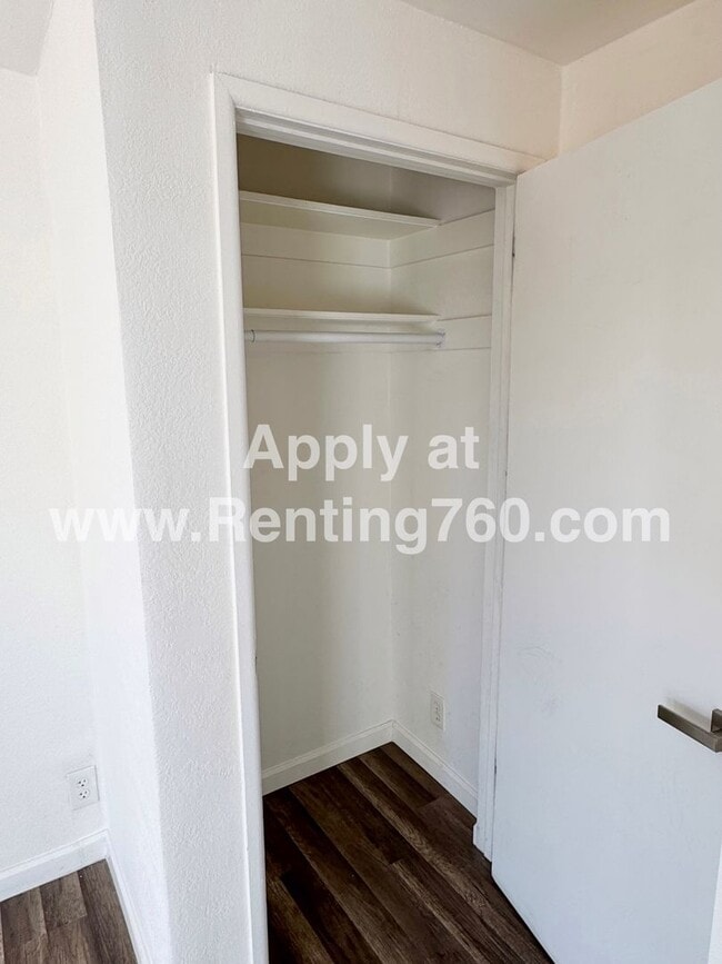 Building Photo - Updated 4 Bed 2 Bath Home!