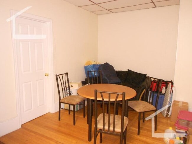 Building Photo - Fenway 2 bedroom apartment - 9/1  NO FEE