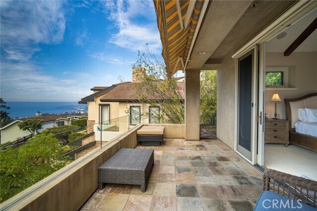 Building Photo - 6 Pacific Vista