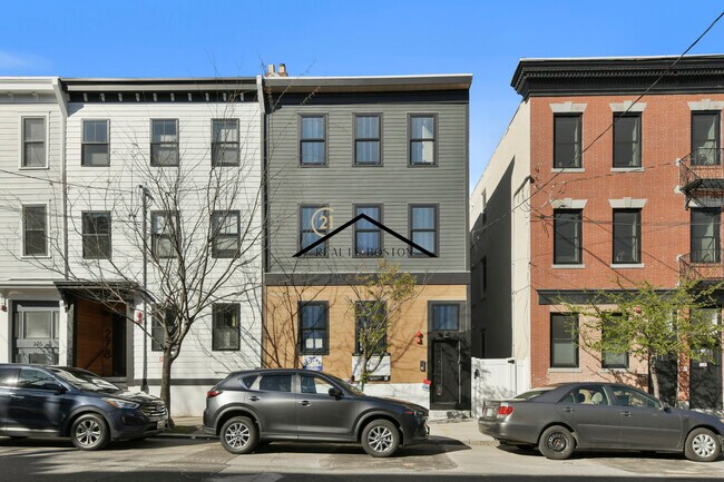 Building Photo - 280-282 Sumner Unit 3