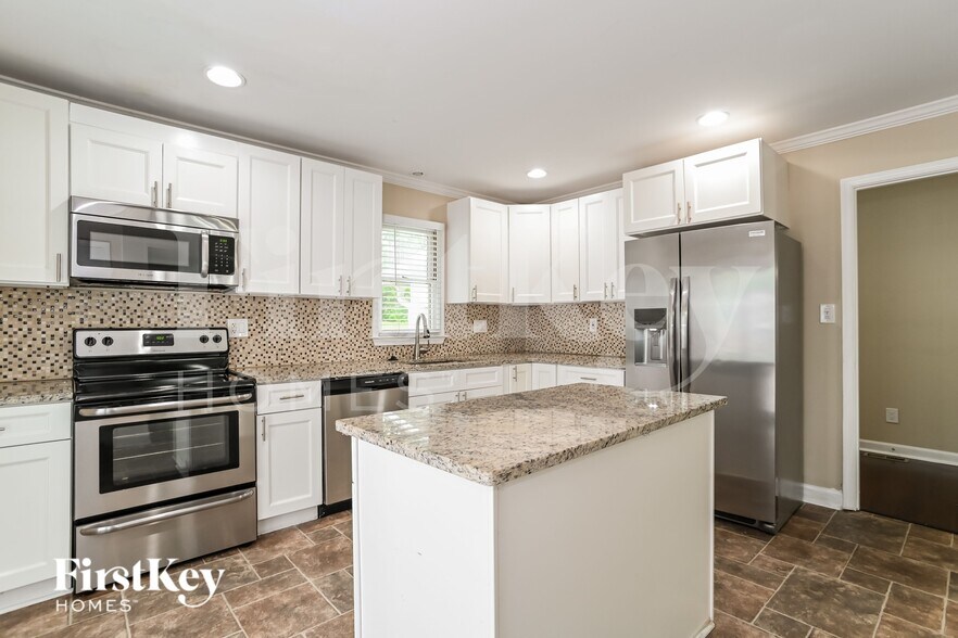 Building Photo - 3601 Chilham Pl