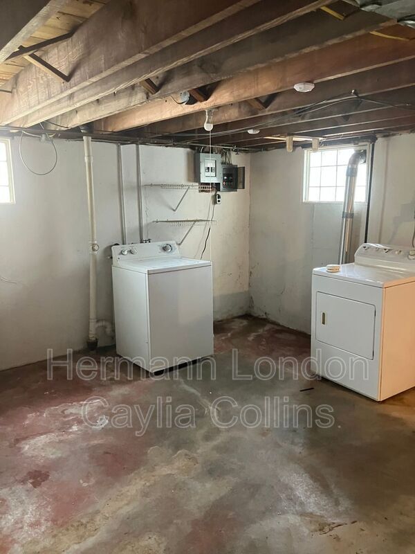 Building Photo - 7408 Brunswick Ave