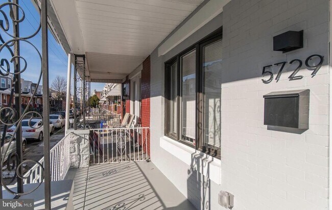 Building Photo - 5729 Delancey St