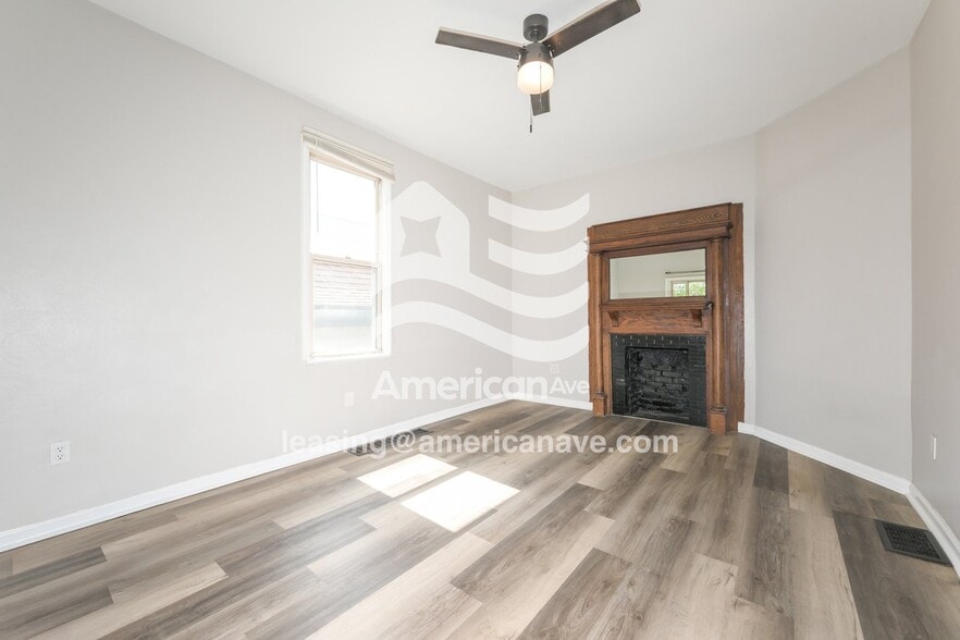 Building Photo - 806 Cowan Ave