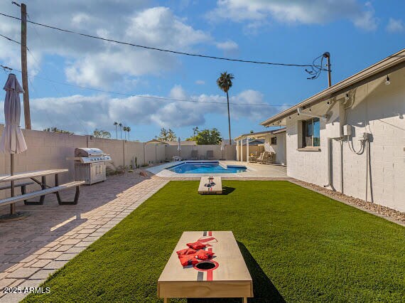Building Photo - 1101 E Balboa Dr