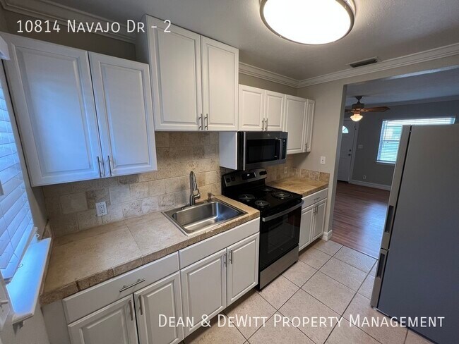 Building Photo - 10814 Navajo Dr