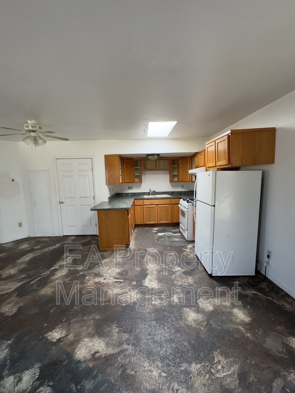 Building Photo - 1367 Young Ave SW