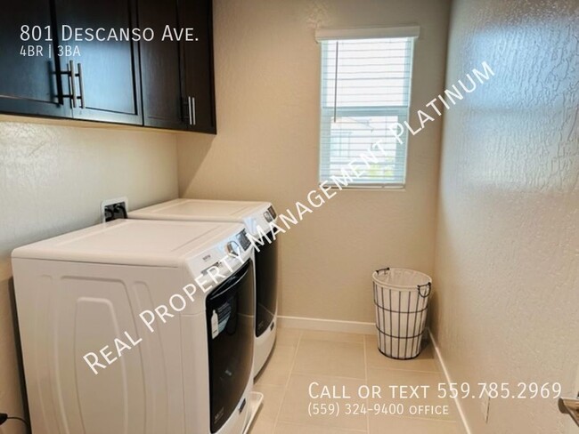 Building Photo - $300 MOVE IN BONUS $2,450 Bullard & DeWolf...