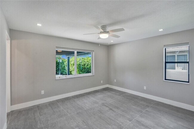 Building Photo - 11627 SW 50th St