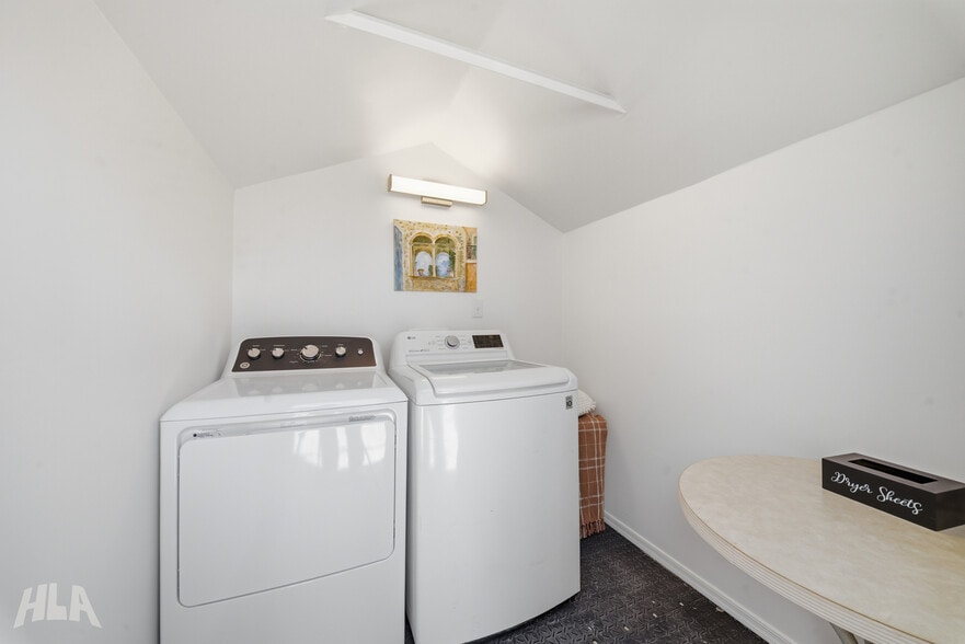 Washer/Dryer - 10237 S Avenida Compadres