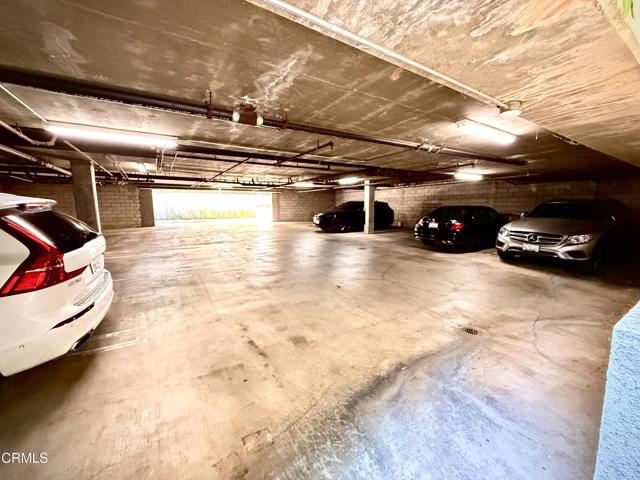 Building Photo - 360 S Los Robles Ave
