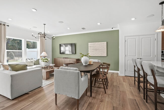 Building Photo - 12004 Oak St