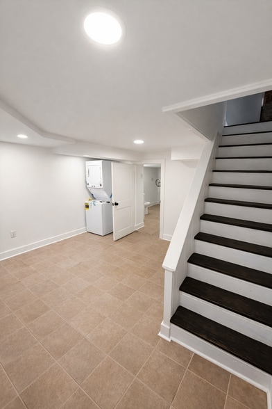 Building Photo - 1300 Dexter Terrace SE