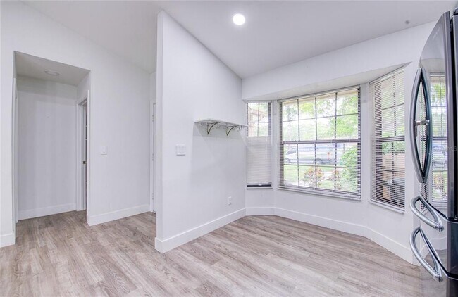 Building Photo - 2617 Bentley Dr