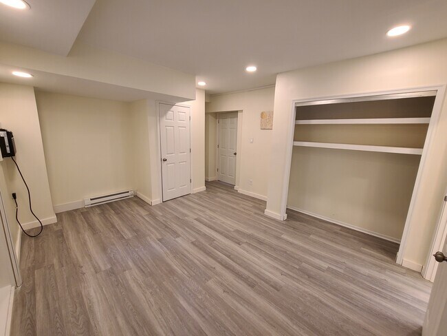 Building Photo - 415 N Glenburnie Rd
