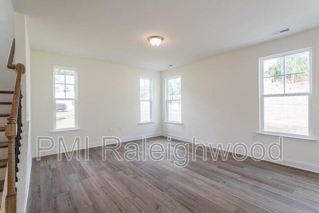 Building Photo - 2001 Seford Dr