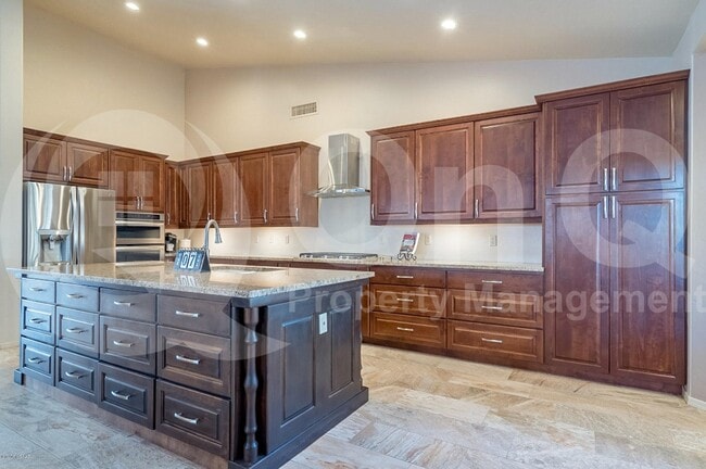 Building Photo - 990 S Avenida Los Reyes