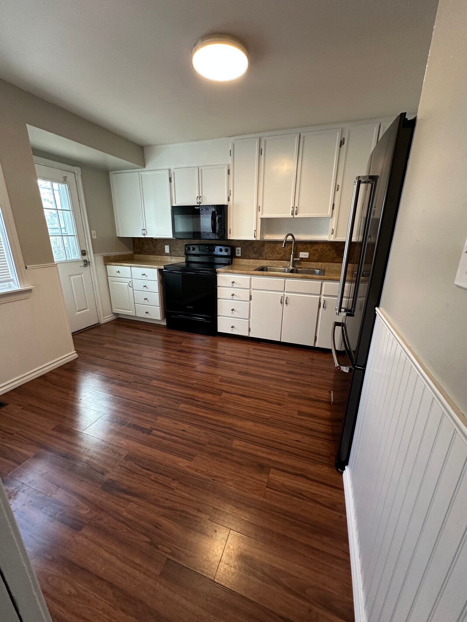 Building Photo - 8910 Lilly Dr