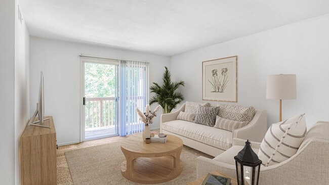 Building Photo - The Everett