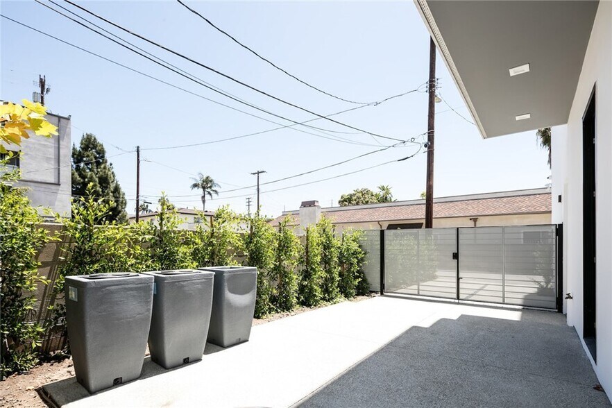 Building Photo - 1618 Amherst Ave