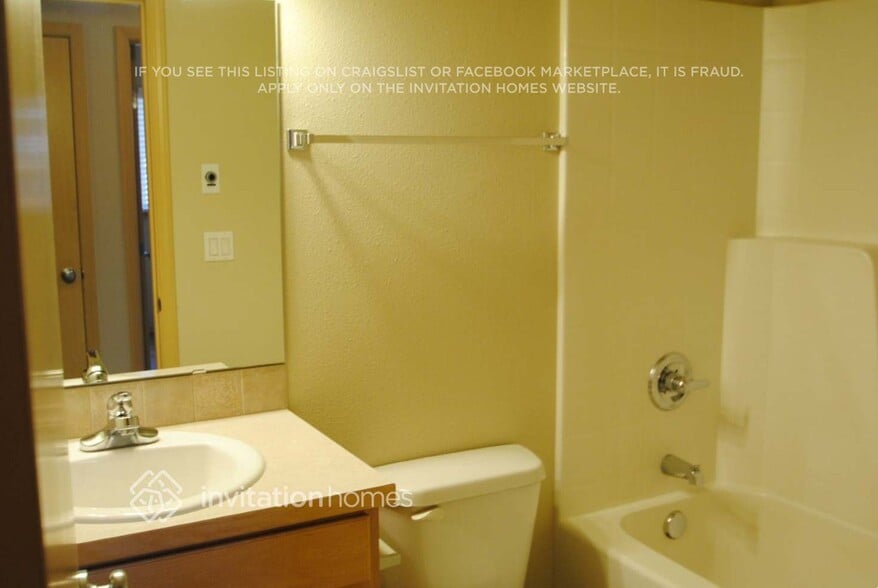 Building Photo - 9601 203rd St E