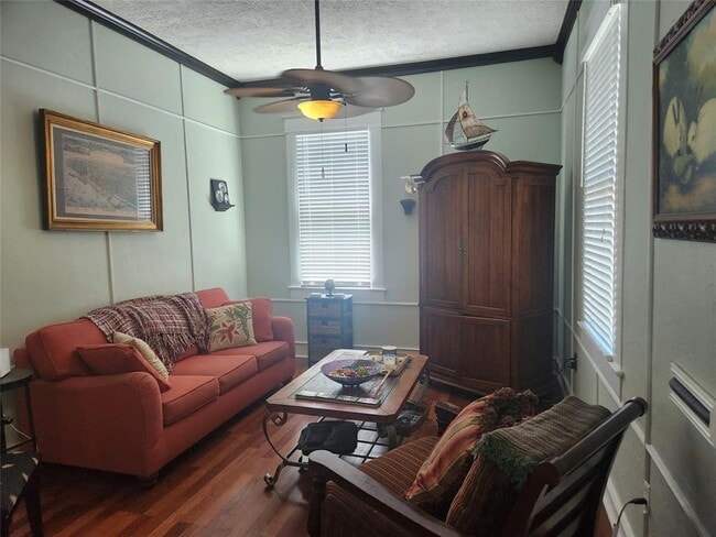 Building Photo - 3127 Avenue Q