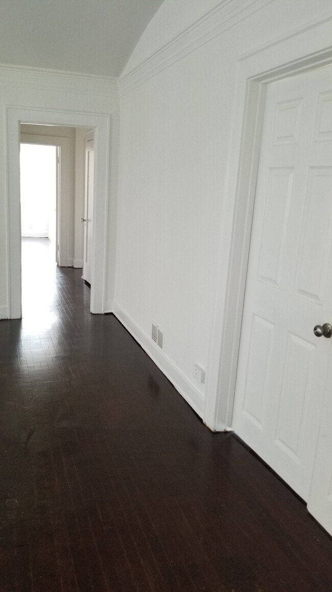 Hallway from LR to bedrooms - 5428 Edgewood Pl