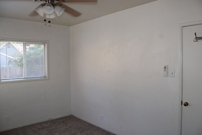 Building Photo - 4225 V St