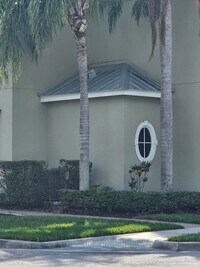 Building Photo - 10451 SW Academic Way