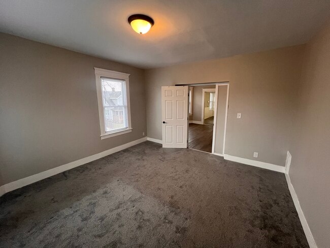 Building Photo - 877 Belmont Ave