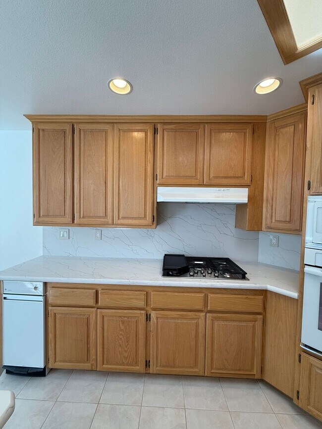 Building Photo - 2441 Iron Ridge Ct