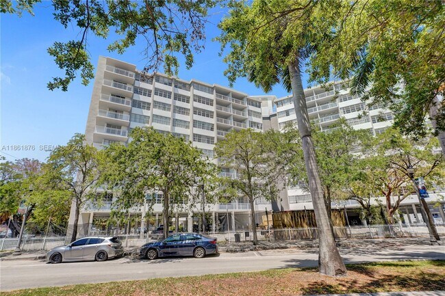 Building Photo - 2025 NE 164th St