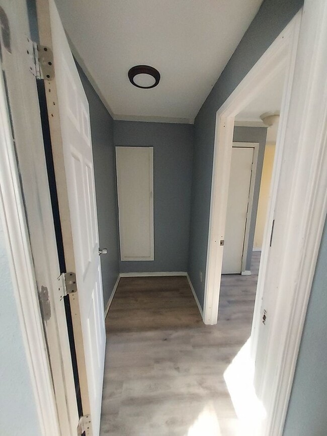 Building Photo - 3 bedroom 1 bath