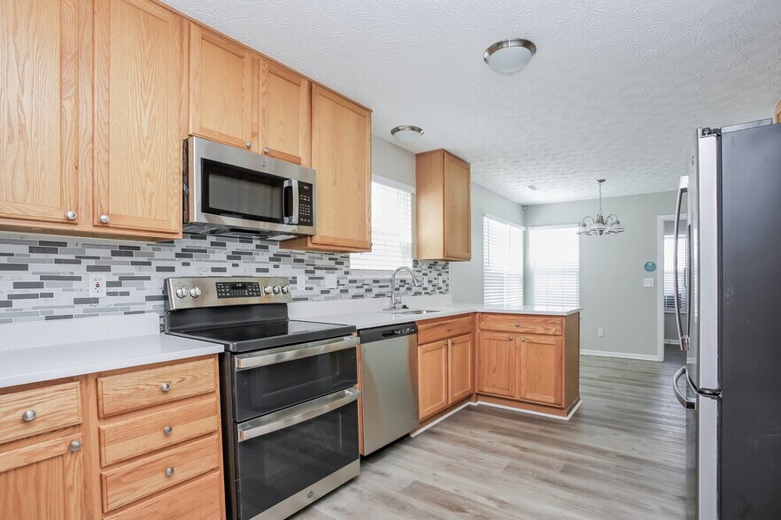 Building Photo - 5789 Lonerise Ln