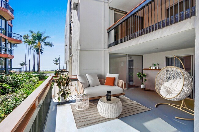 Building Photo - 1025 Ocean Avenue