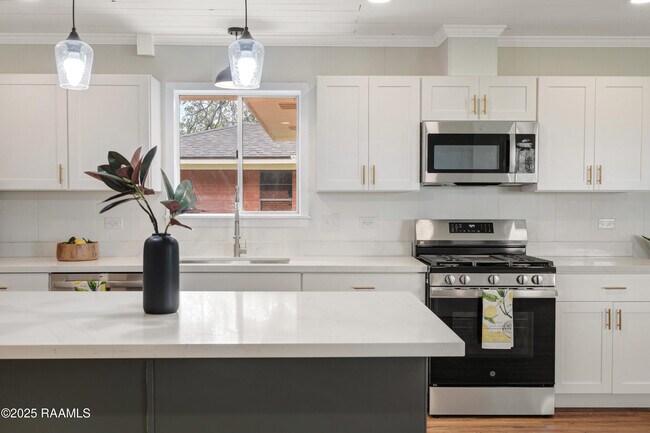 Building Photo - 17639 Pelican Rd