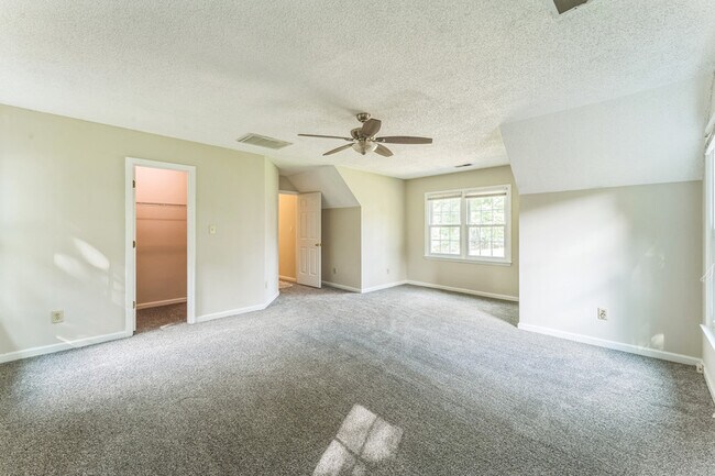 Building Photo - 6611 Barry Whitaker Pl