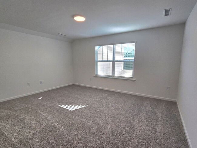 Building Photo - Stunning BRAND NEW 5 Bedroom / 4 Bath Home located in North Ridge