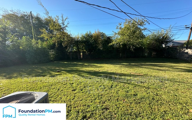 Building Photo - 4937 Fairfield Cir